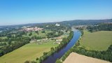 Cyklostezka okolo řeky na Hlubokou nad Vltavou